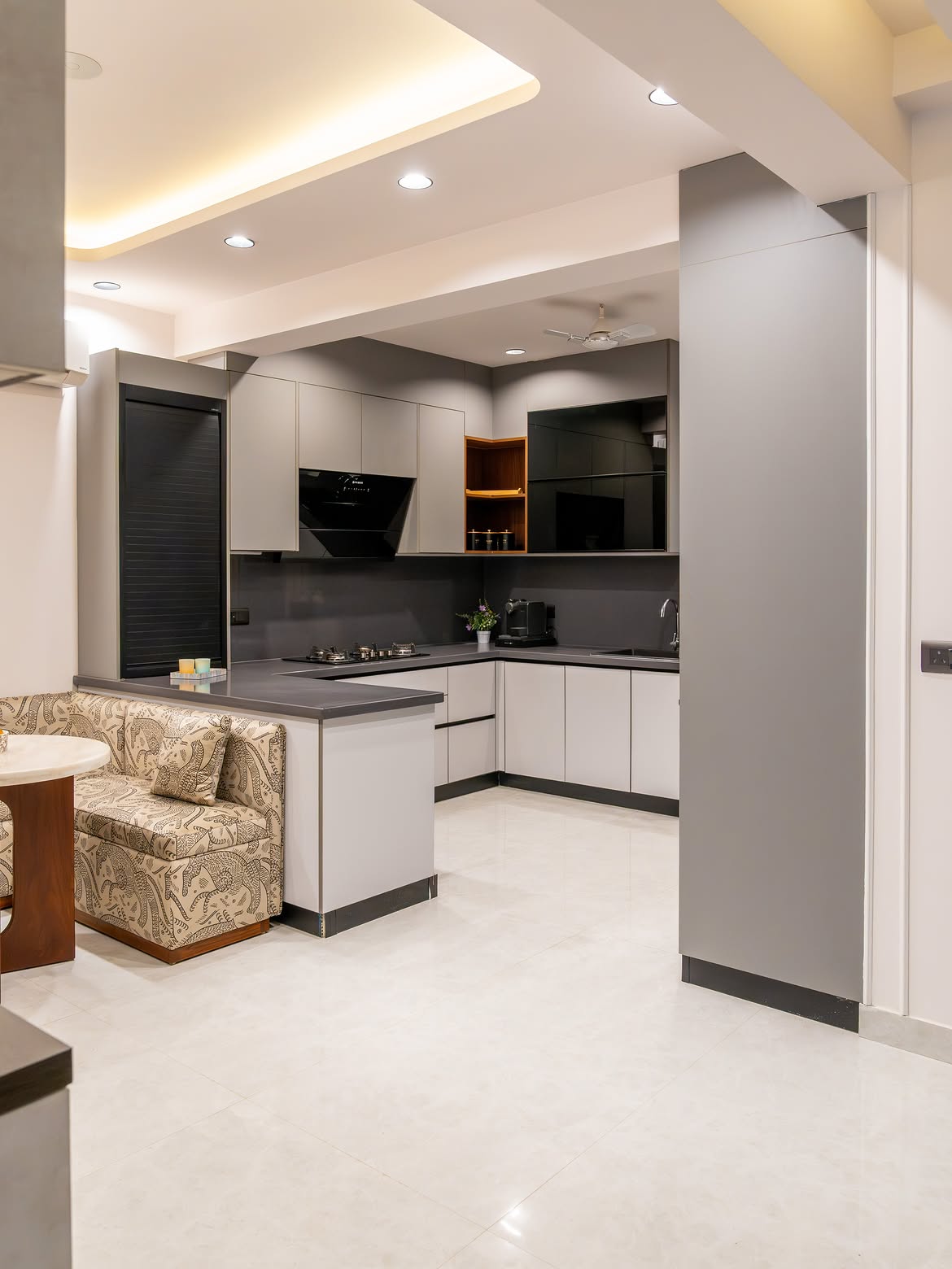 Interior Designers in Gurgaon 198 Modular Kitchen Design in Gurgaon by Lakkadworks